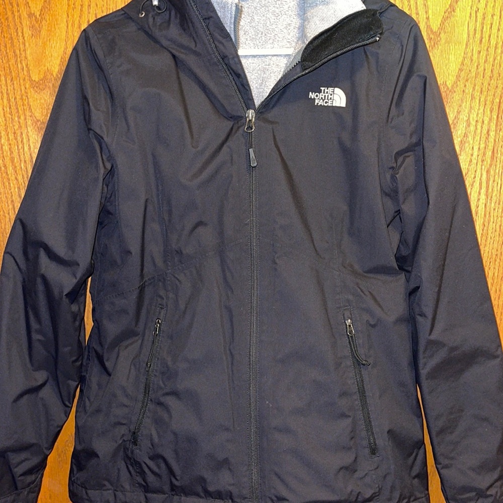 Black women’s north face jacket